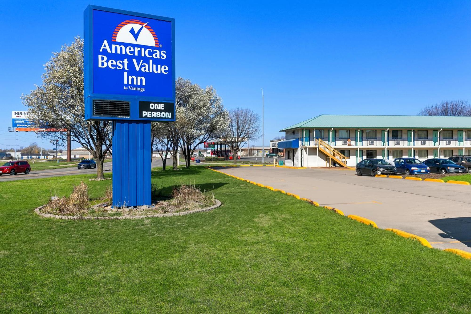 Americas Best Value Inn - Lincoln Exterior foto